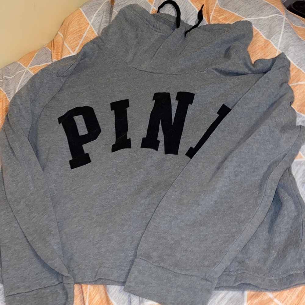 Cropped hoodie